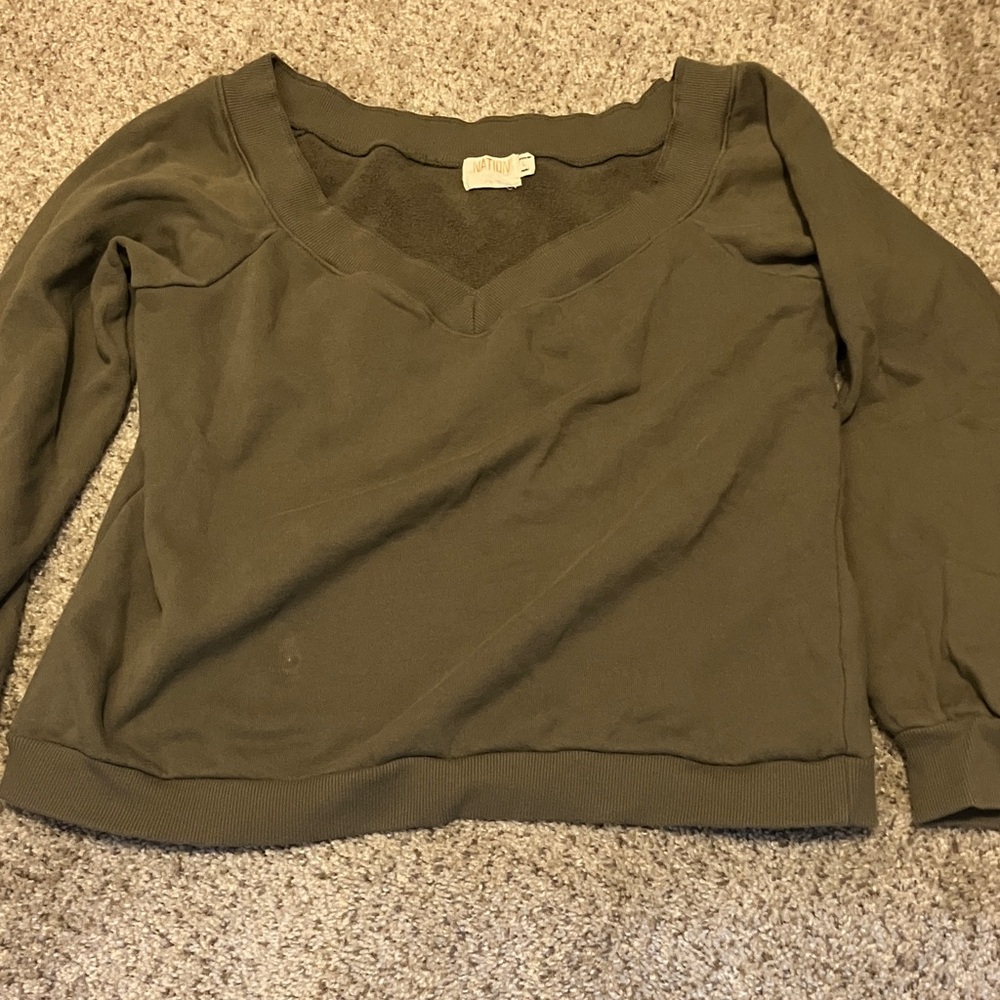 Nation Ltd Los Angeles Olive  Green V-Neck off the shoulder cotton Sweatshirt - Picture 5 of 6